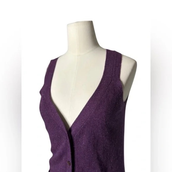 TRINA TURK | 100% Cashmere Button Down Purple Sleeveless Blouse - Picture 3 of 7